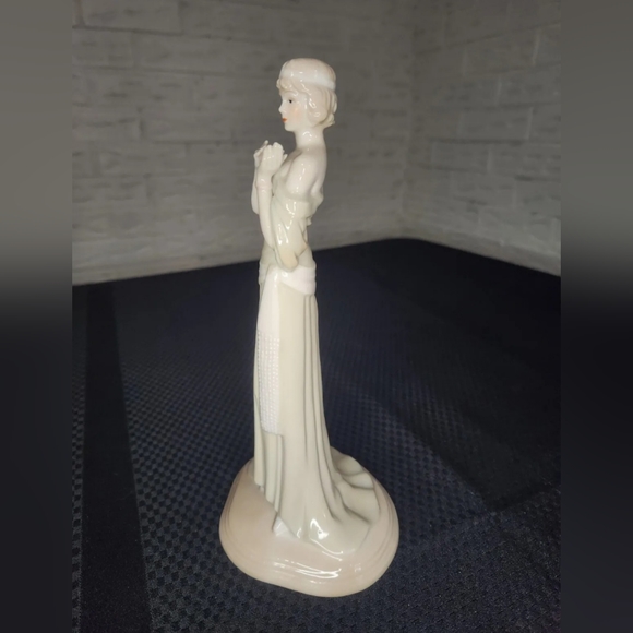 Porcelain Flapper Girl Figurine - Picture 8 of 10